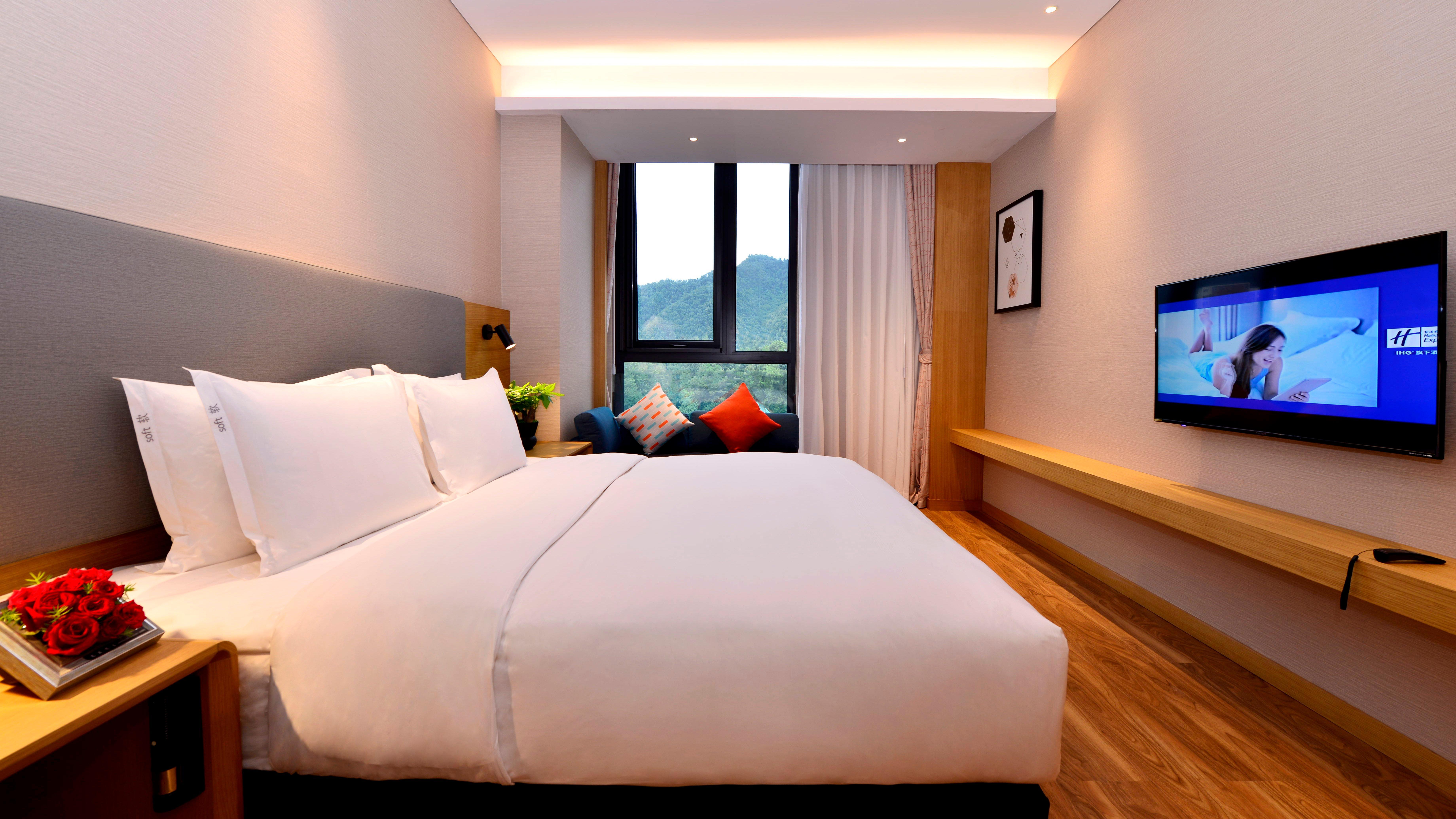 Holiday Inn Express Luanchuan By Ihg Buitenkant foto