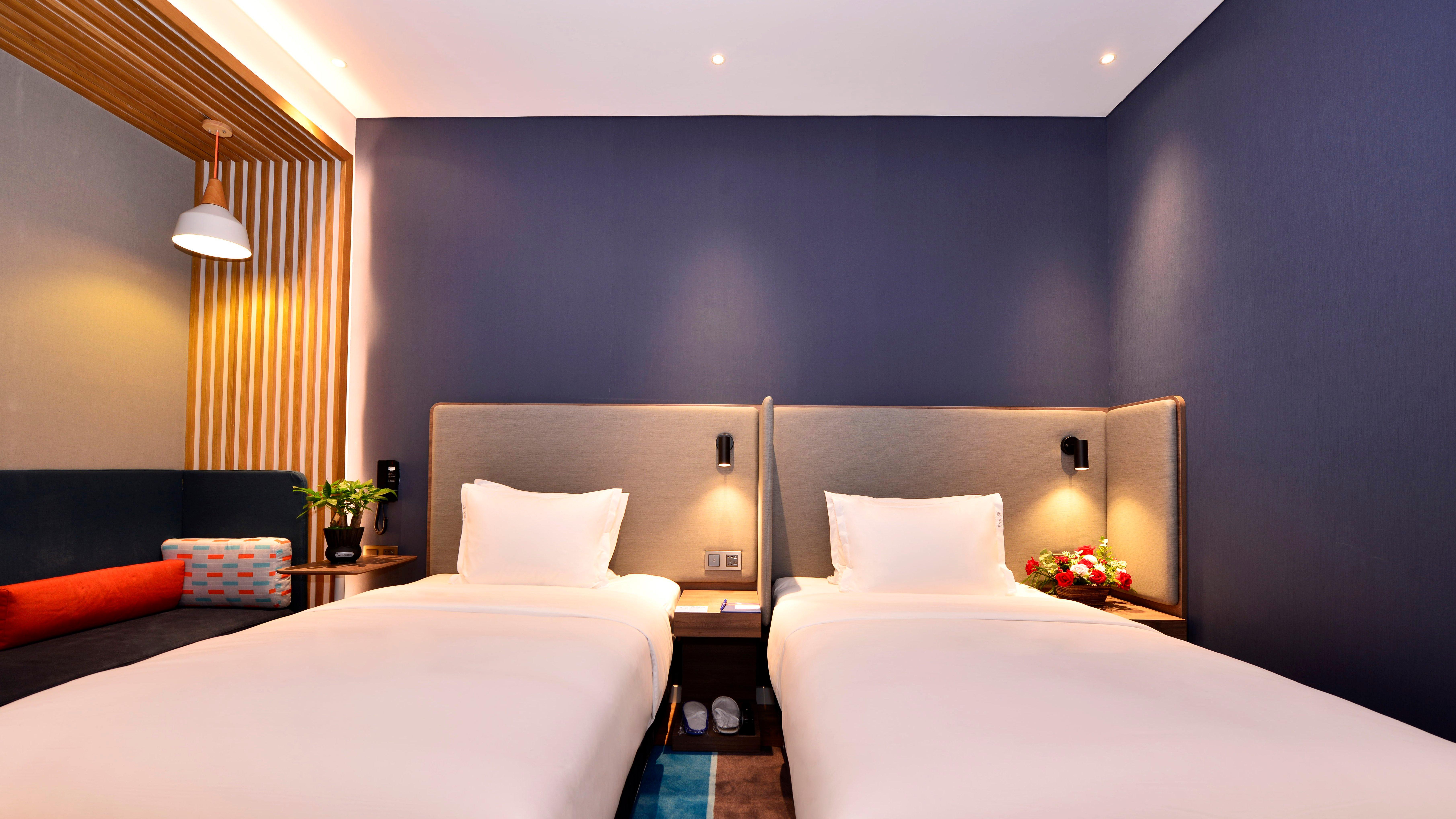 Holiday Inn Express Luanchuan By Ihg Buitenkant foto