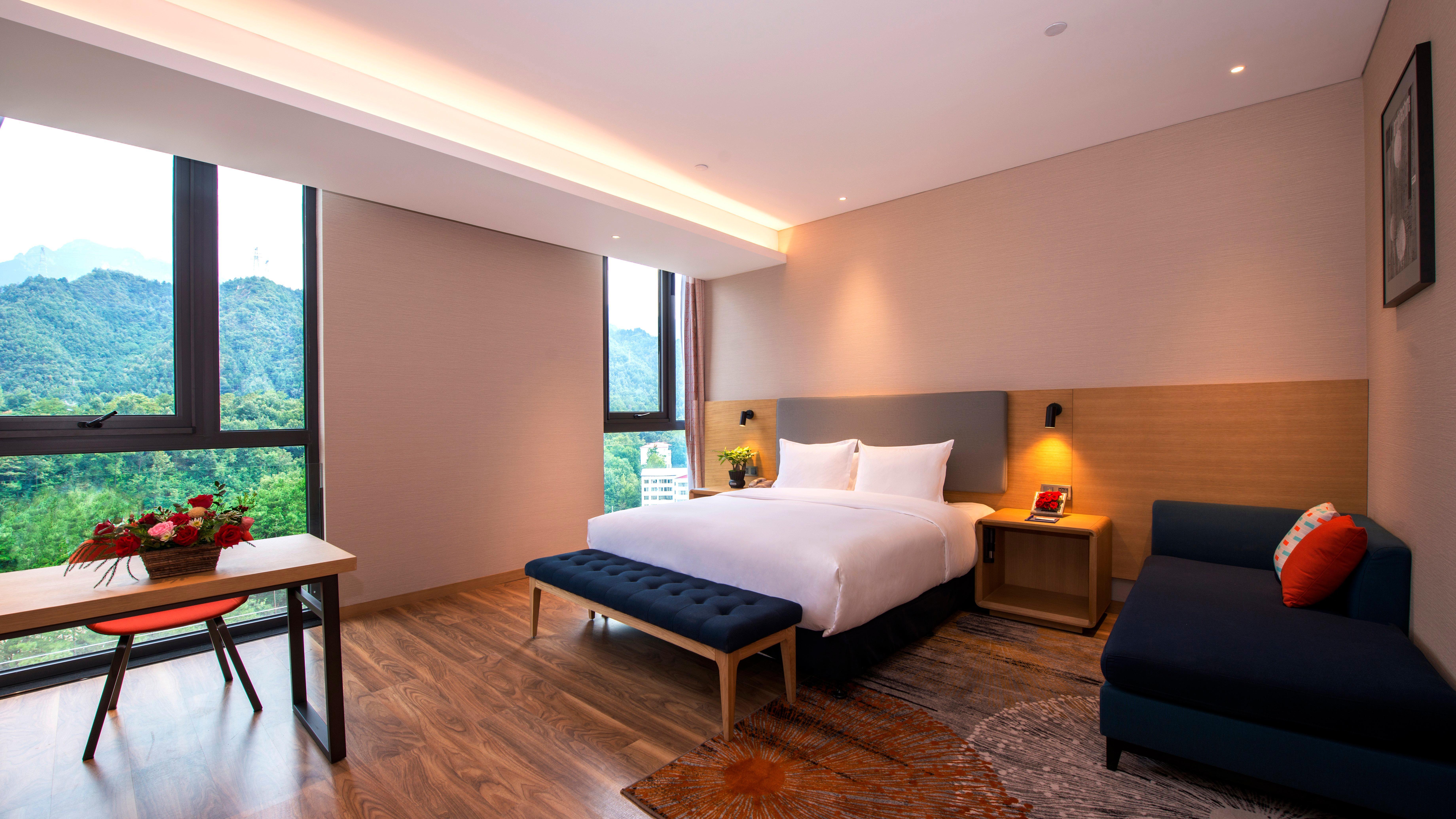 Holiday Inn Express Luanchuan By Ihg Buitenkant foto