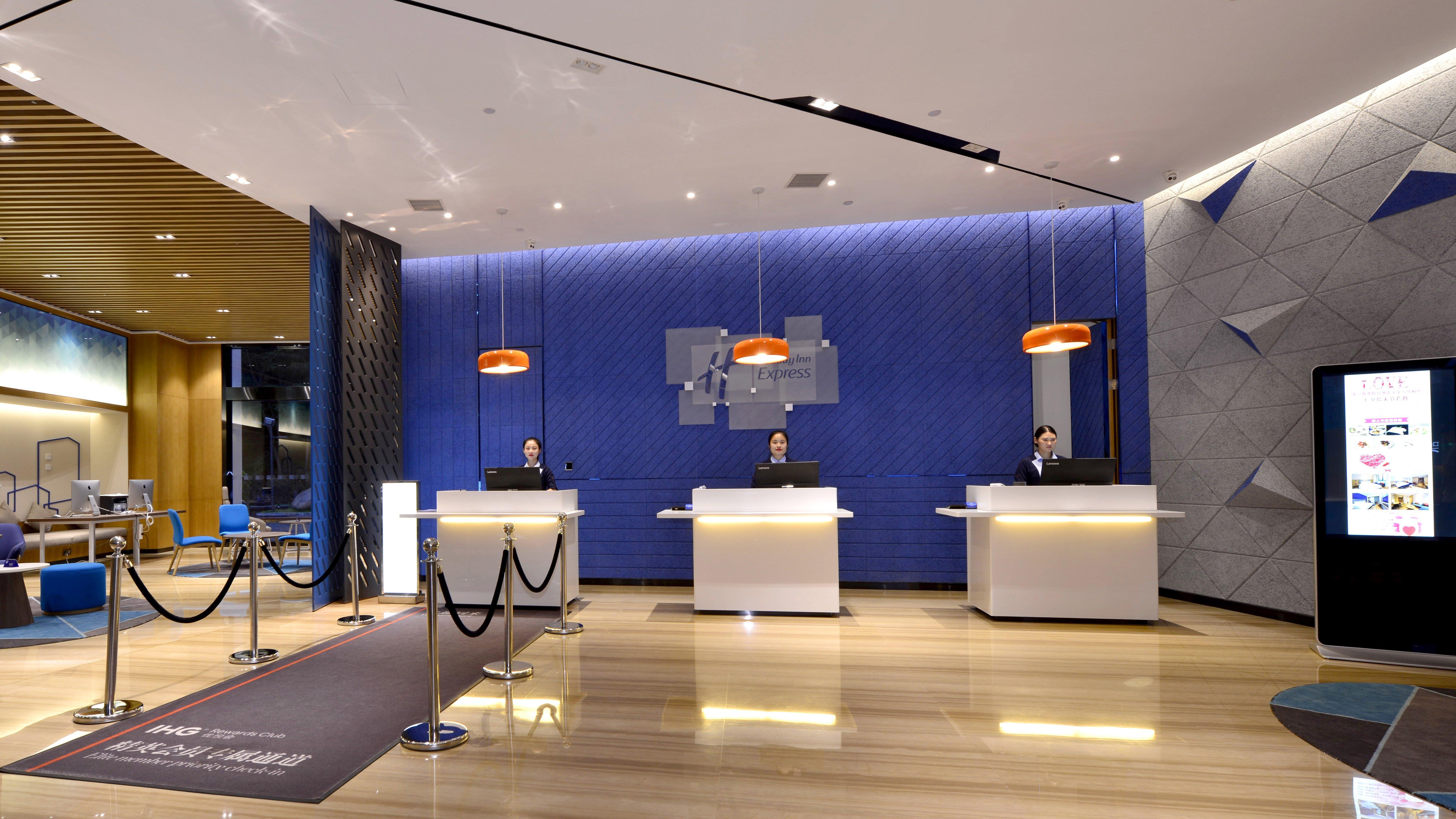 Holiday Inn Express Luanchuan By Ihg Buitenkant foto
