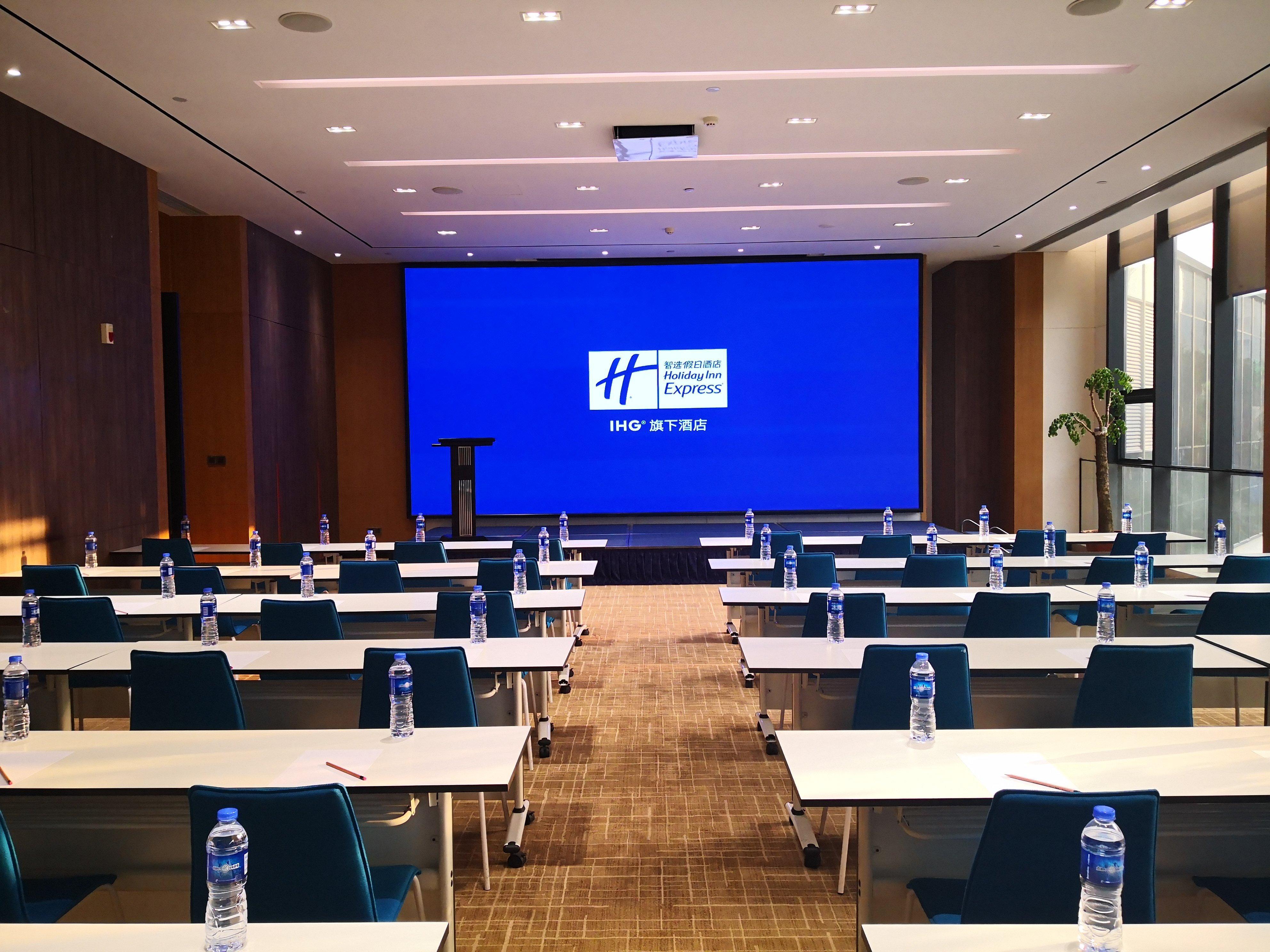 Holiday Inn Express Luanchuan By Ihg Buitenkant foto