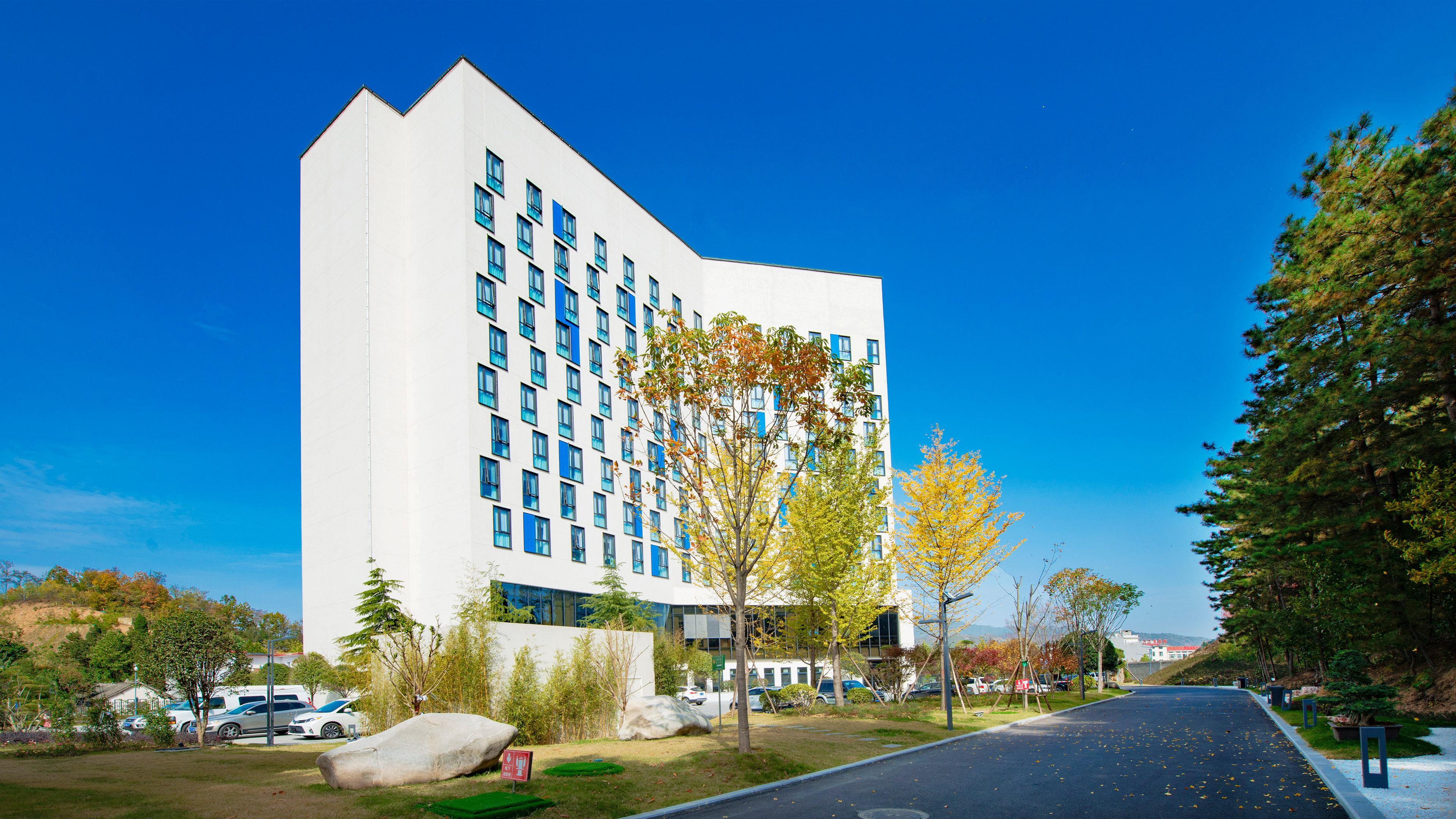 Holiday Inn Express Luanchuan By Ihg Buitenkant foto